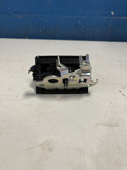 Skoda Octavia Dørlås Med OEM Nr. 5E0827505A Fra Skoda Ophugger