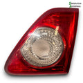 Toyota Corolla Sedan E15 Baglygte Med OEM Nr. 8158112110 Fra Toyota Ophugger