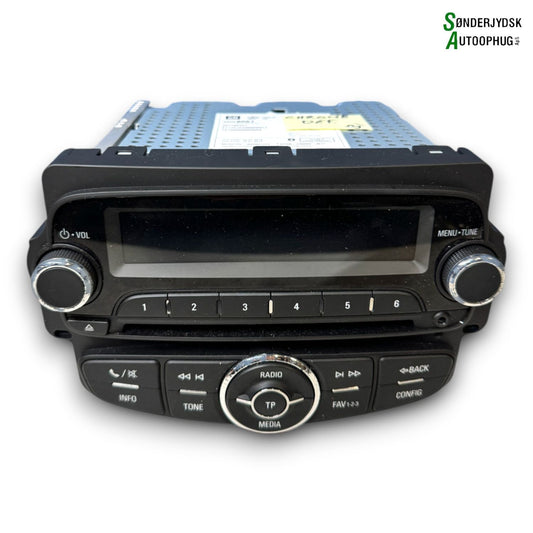 Opel Corsa E Radio M/Cd Med OEM Nr. 557799431 Fra Opel Ophugger