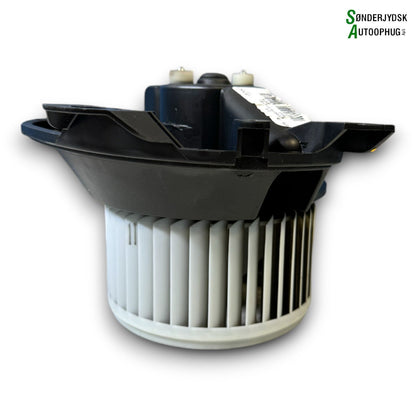 Opel Corsa E Varmeblæser Med OEM Nr. 13335075 Fra Opel Ophugger