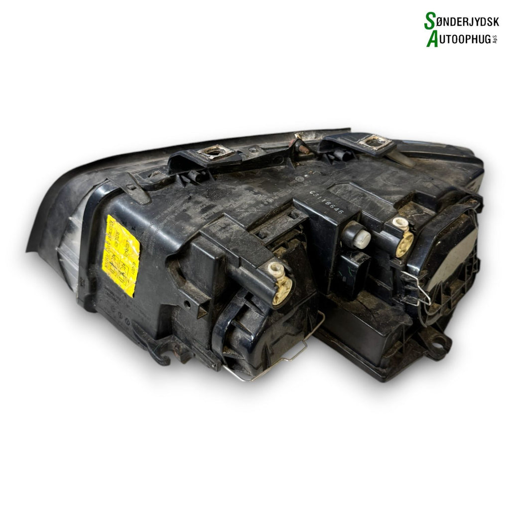 Audi A4 Forlygte Med OEM Nr. 8E0941030C Fra Audi Ophugger