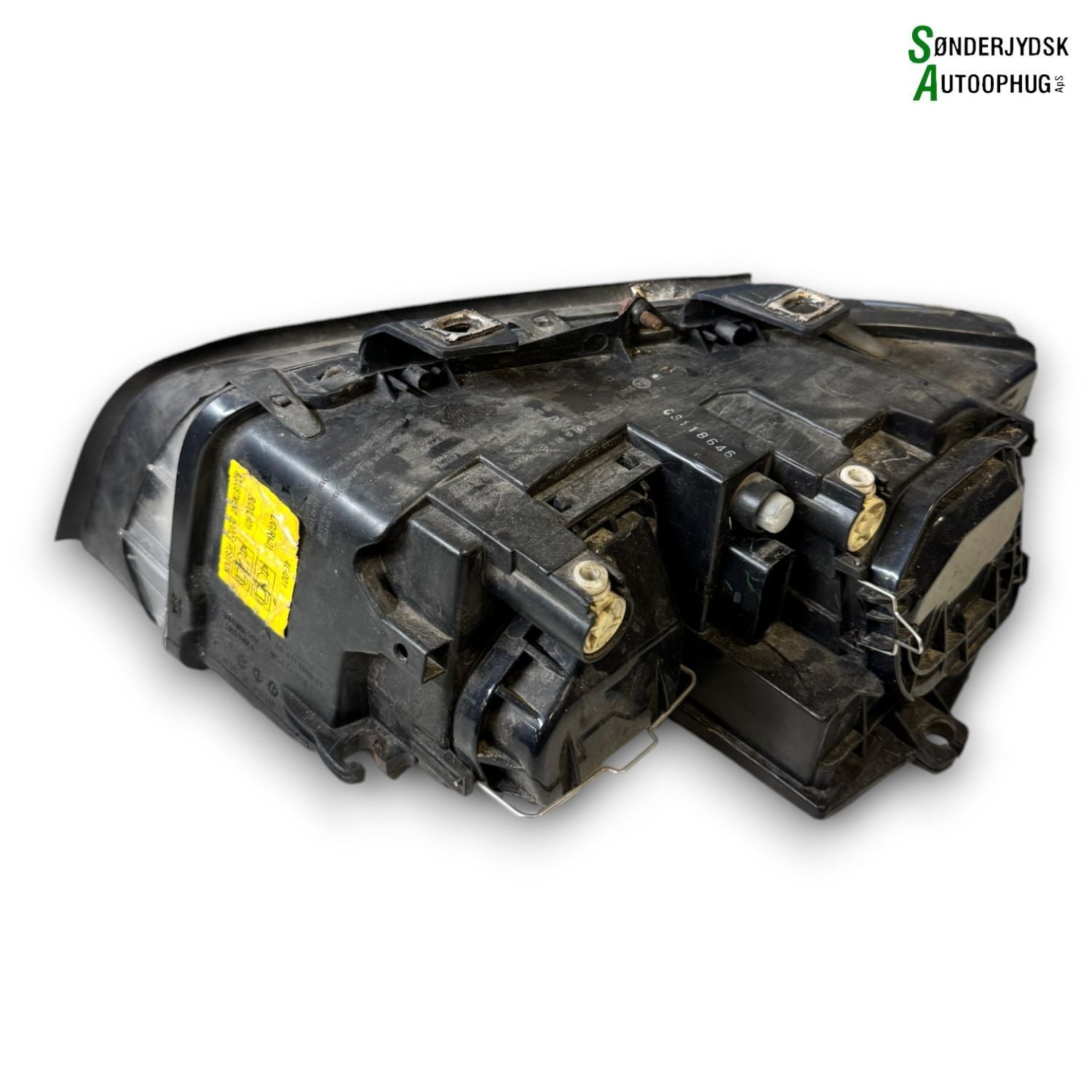 Audi A4 Forlygte Med OEM Nr. 8E0941030C Fra Audi Ophugger