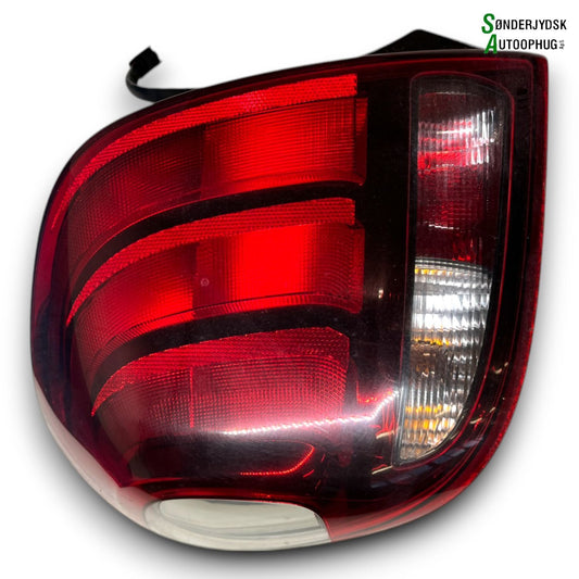 Peugeot 108 Baglygte Med OEM Nr. B000865080 Fra Peugeot Ophugger