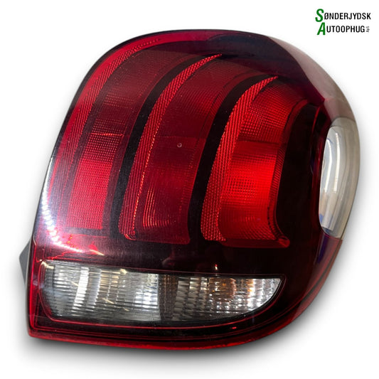 Peugeot 108 Baglygte Med OEM Nr. B001031180	 Fra Peugeot Ophugger