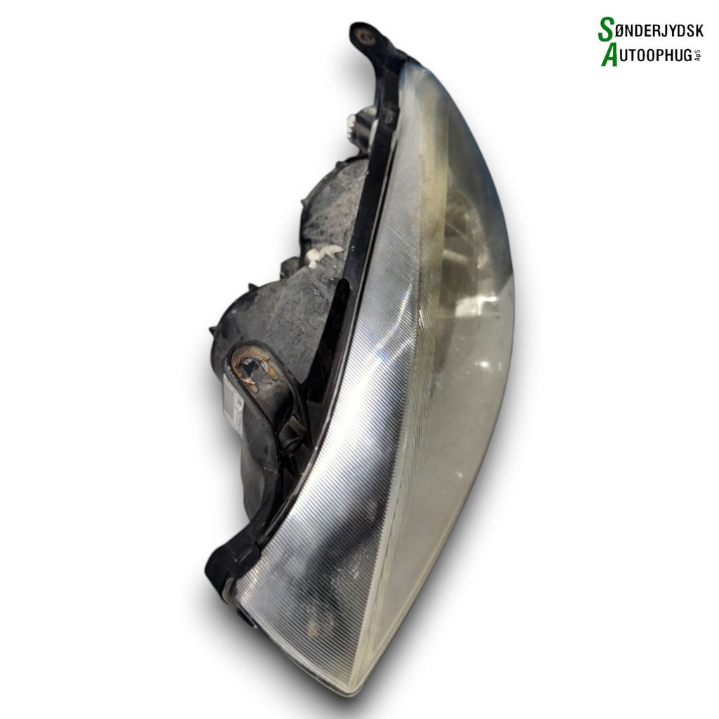 Opel Combo C Forlygte Med OEM Nr. 93185145 Fra Opel Ophugger