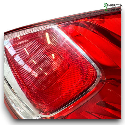 Ford Fiesta 7 Baglygte Med OEM Nr. 1877010 Fra Ford Ophugger