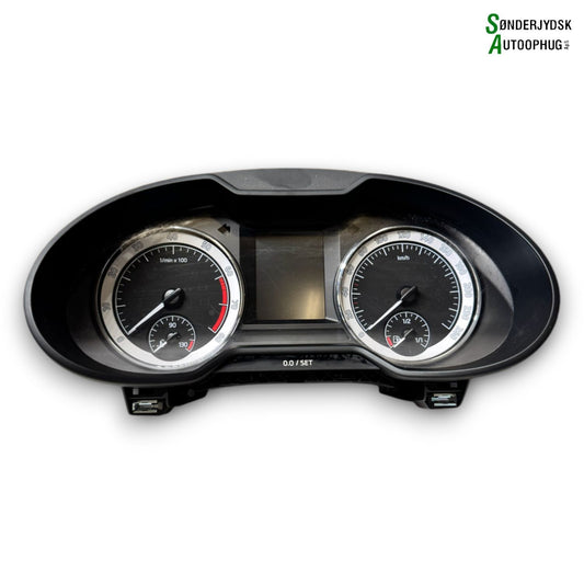 Skoda Octavia Speedometer - Instrument Med OEM Nr. 5E0920750E Fra Skoda Ophugger