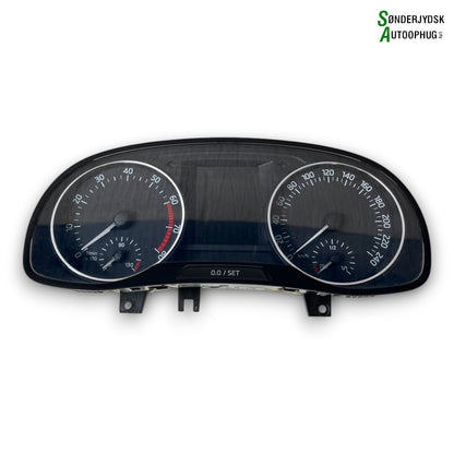 Skoda Fabia Speedometer - Instrument Med OEM Nr. 6V0920740 Fra Skoda Ophugger
