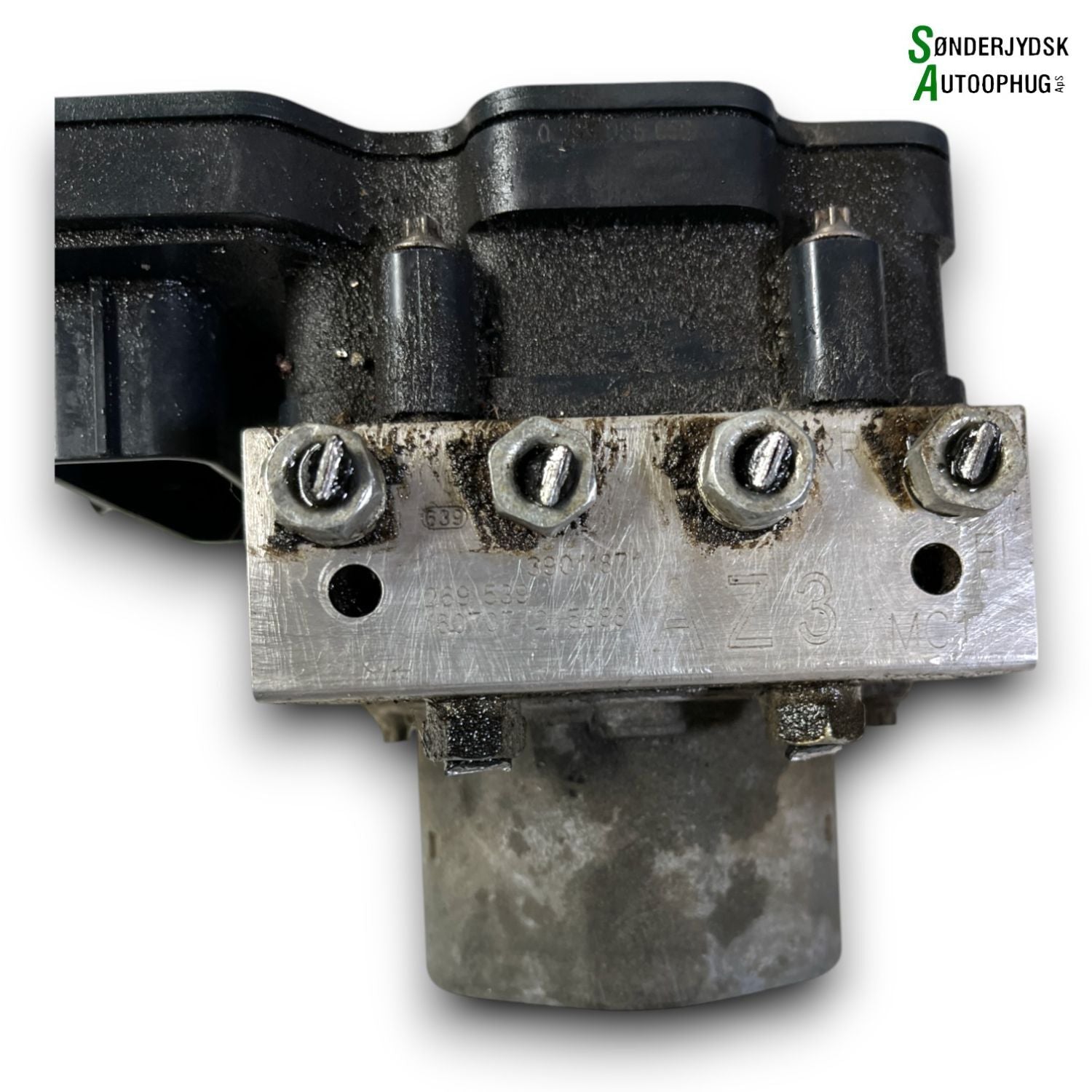 Opel Corsa E Abs Pumpe Med OEM Nr. 39011871 Fra Opel Ophugger