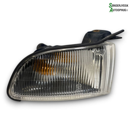 Mitsubishi Galant NEA5 Blinklygte For Med OEM Nr. MR482103 Fra Mitsubishi Ophugger