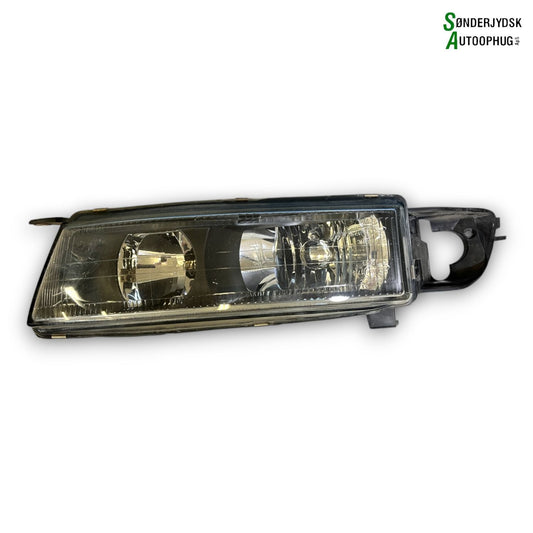 Mitsubishi Galant NEA5 Forlygte Med OEM Nr. MR339378 Fra Mitsubishi Ophugger