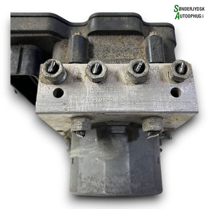 Opel Corsa E ABS Pumpe Med OEM Nr. 95522565 Fra Opel Ophugger