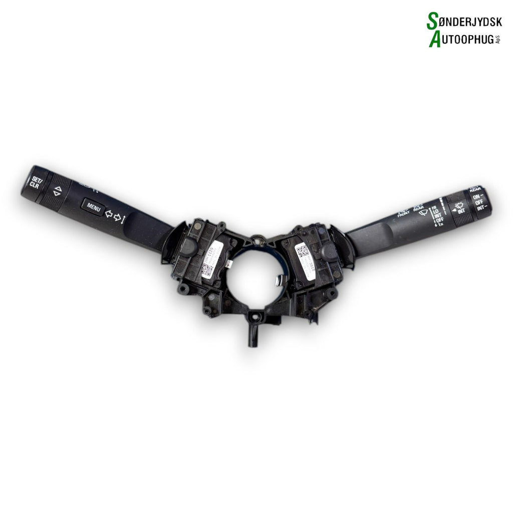 Opel Corsa E Kontakt Combi Med OEM Nr. 95433818 Fra Opel Ophugger