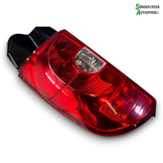 Mitsubishi Colt Facel Baglygte Med OEM Nr. 8330A479 Fra Mitsubishi Ophugger