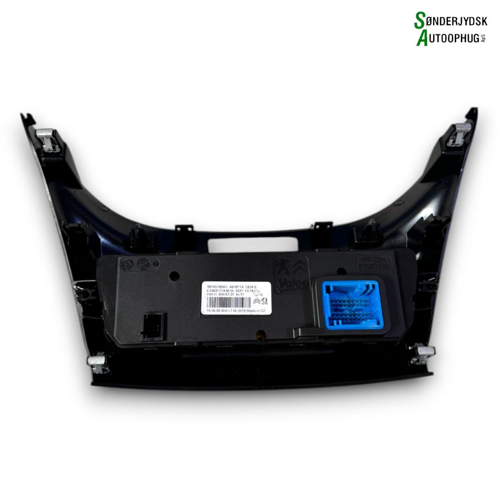 Peugeot 208 Varmeregulering Med OEM Nr. 96722471XU Fra Peugeot Ophugger