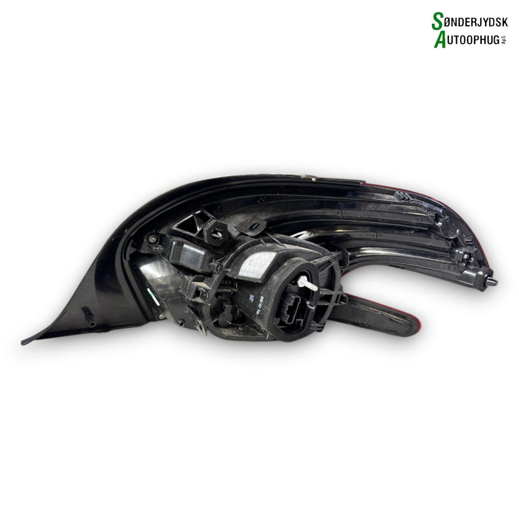 Peugeot 208 Baglygte Med OEM Nr. 9825601280 Fra Peugeot Ophugger