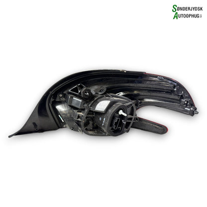 Peugeot 208 Baglygte Med OEM Nr. 9825601280	 Fra Peugeot Ophugger
