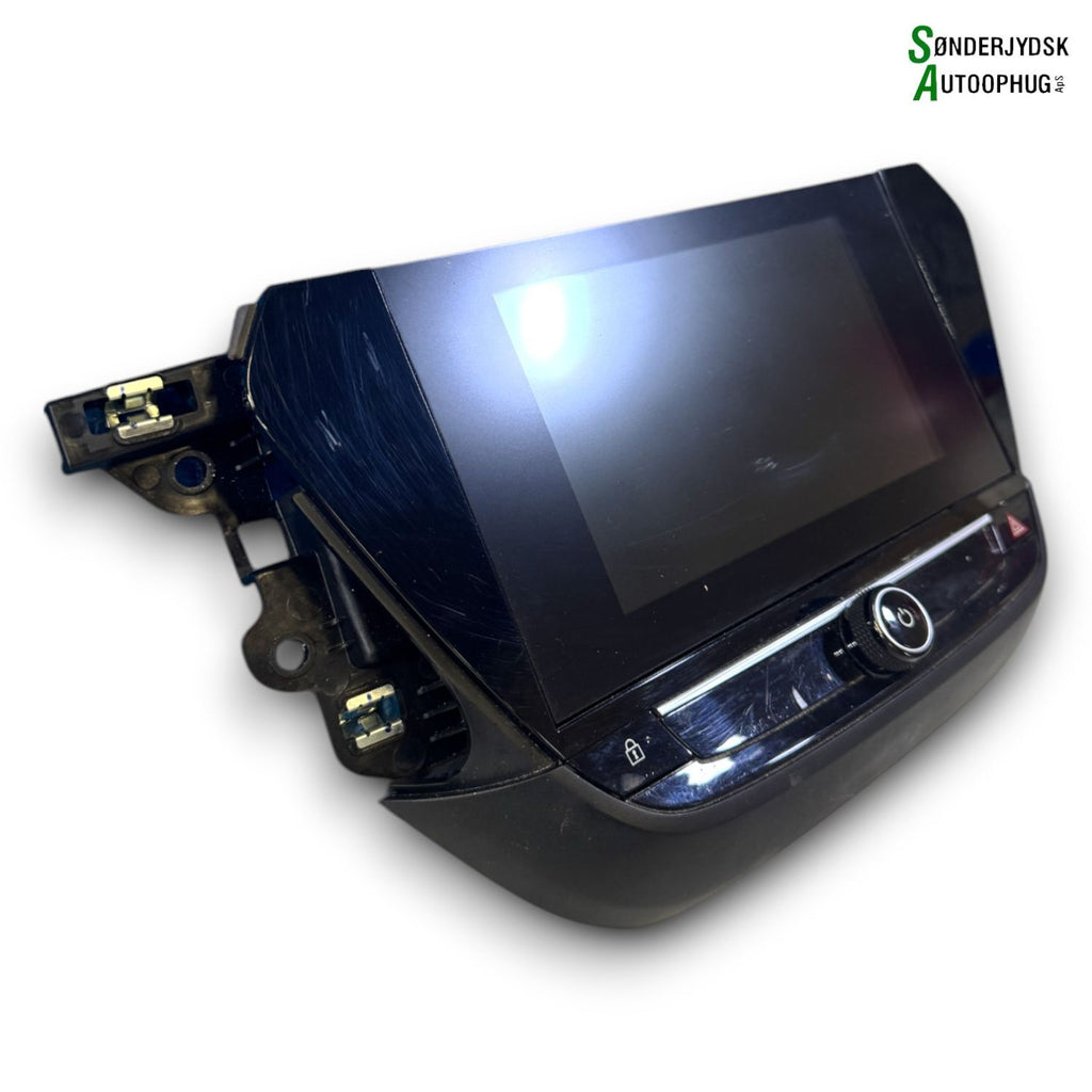Opel Corsa F Radio, Multi Display Med OEM Nr. 9833869280 Fra Opel Ophugger