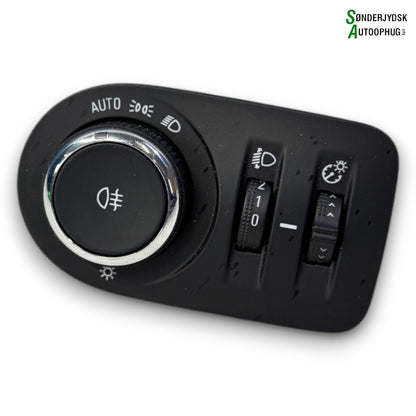 Opel Corsa F Kontakt Lys Med OEM Nr. 39201667 Fra Opel Ophugger
