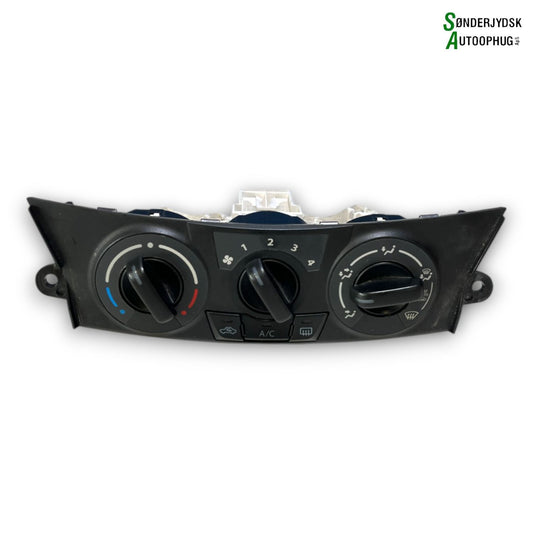 Suzuki Swift Varmeregulering Med OEM Nr. 7440068L10S1S	 Fra Suzuki Ophugger