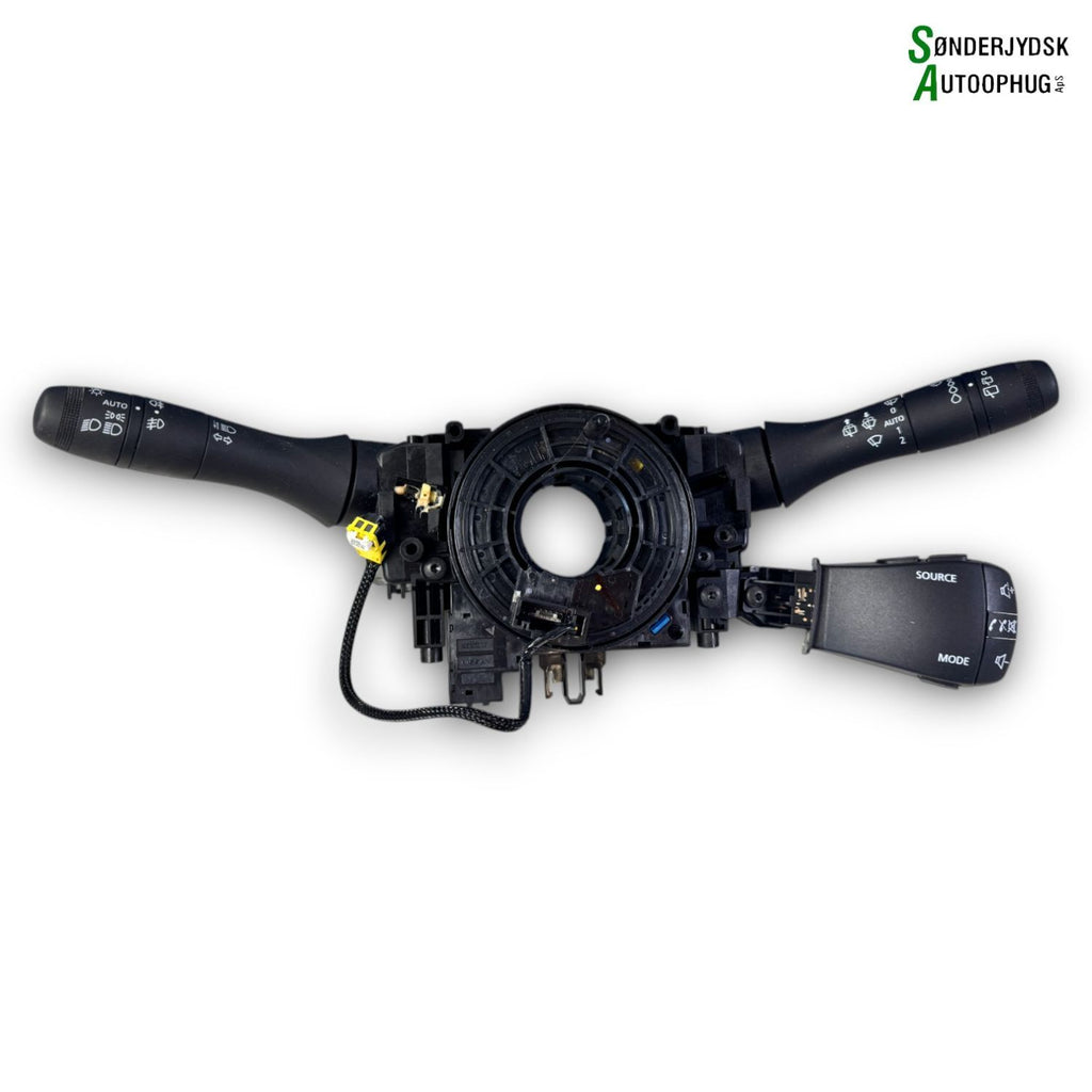 Dacia Sandero Lli Kontakt Combi Med OEM Nr. 255670975R Fra Dacia Ophugger