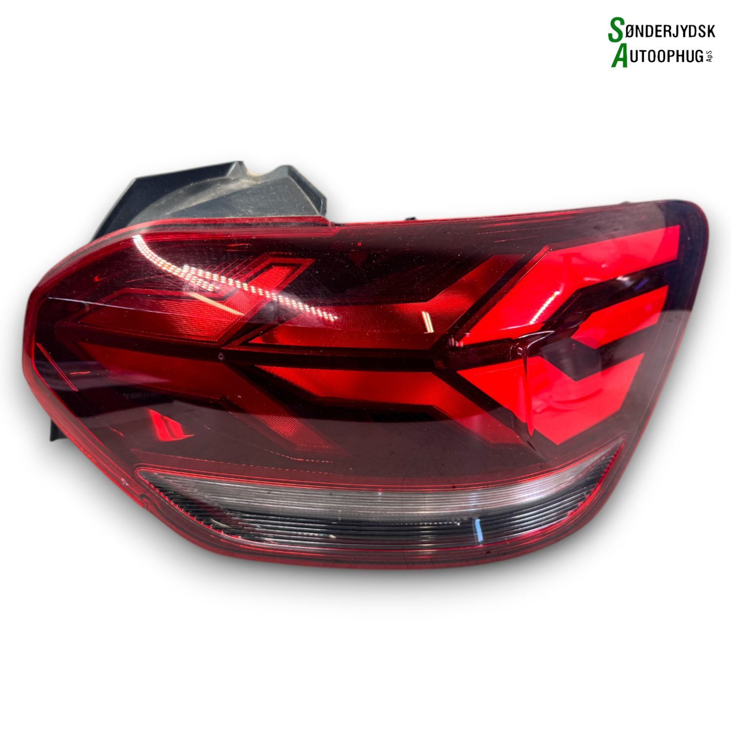 Dacia Sandero LLI Baglygte Med OEM Nr. 265503830R Fra Dacia Ophugger