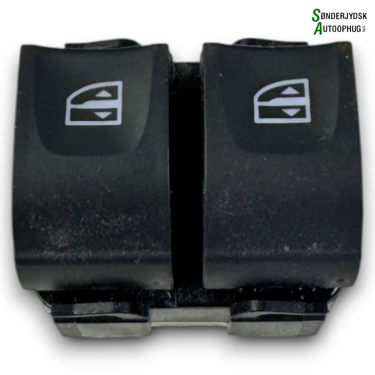 Dacia Sandero LLI Kontakt Rudehejs Med OEM Nr. 254112588R Fra Dacia Ophugger
