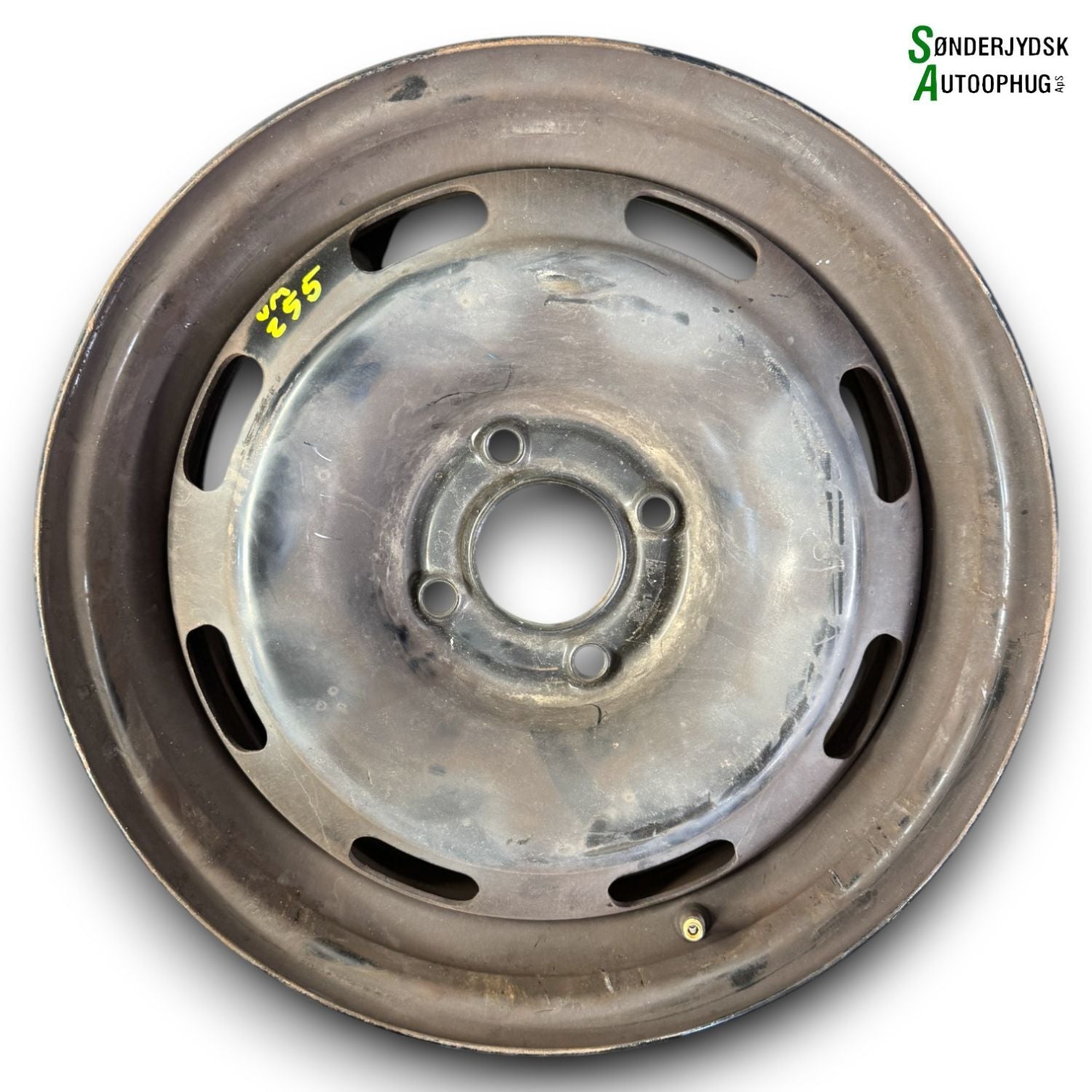 Peugeot 208 Fælg Med OEM Nr. Ophugger Fra Peugeot Ophugger