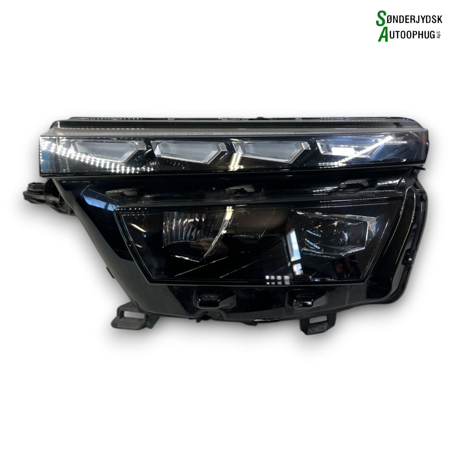 Skoda Kamiq Forlygte Med OEM Nr. 658941017B Fra Skoda Ophugger