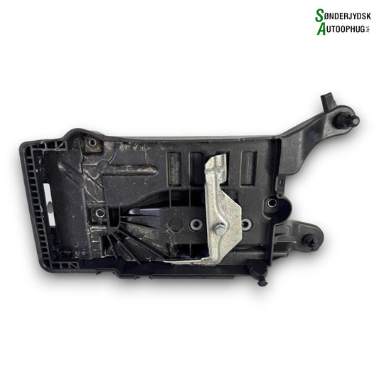 Skoda Kamiq Batterikasse Med OEM Nr. 2Q0915331 Fra Skoda Ophugger