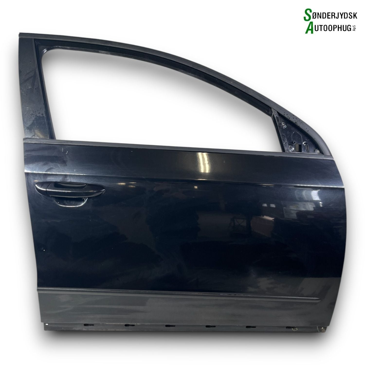 VW Passat 3C Fordør H Med OEM Nr. 3C4831056J	 Fra VW Ophugger