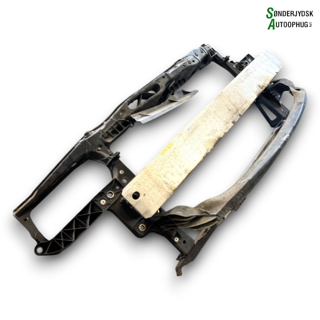 Opel Corsa D Frontkasse Med OEM Nr. 13191106 Fra Opel Ophugger