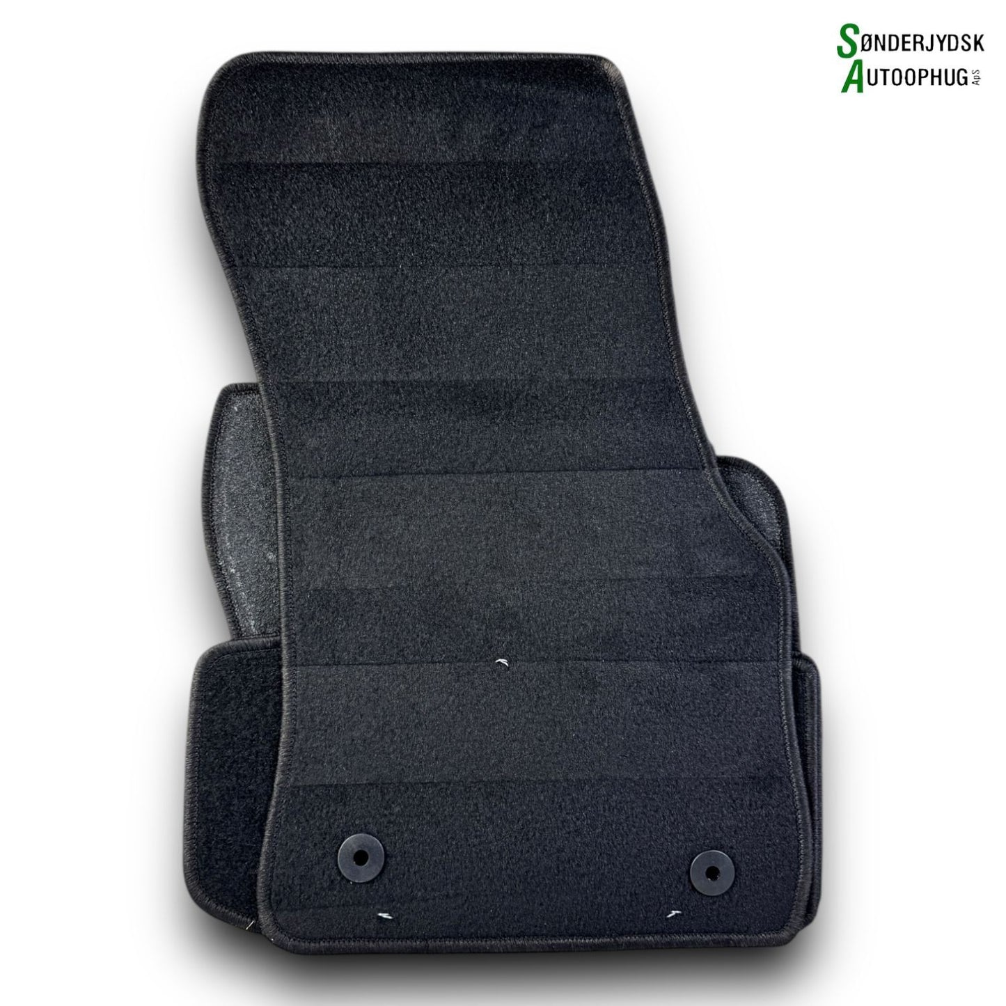 Skoda Fabia Bundmåtte Med OEM Nr. Ophugger Fra Skoda Ophugger