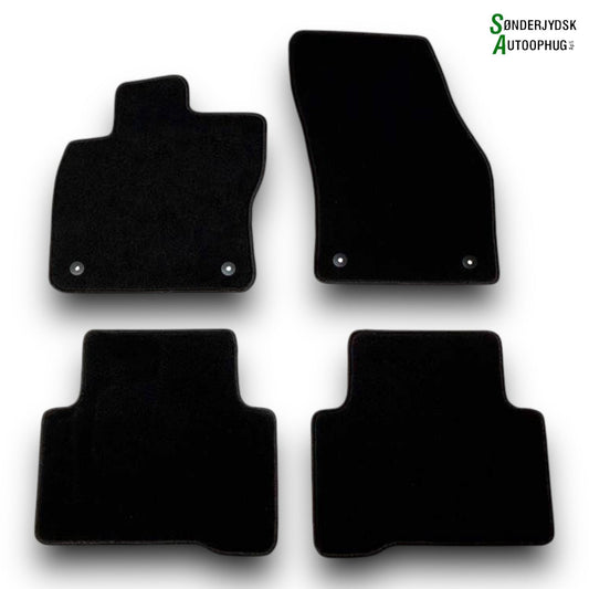 Skoda Karoq Bundmåtte Med OEM Nr. Ophugger Fra Skoda Ophugger