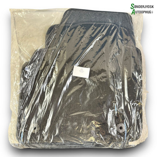 Skoda Kamiq Bundmåtte Med OEM Nr. Ophugger Fra Skoda Ophugger