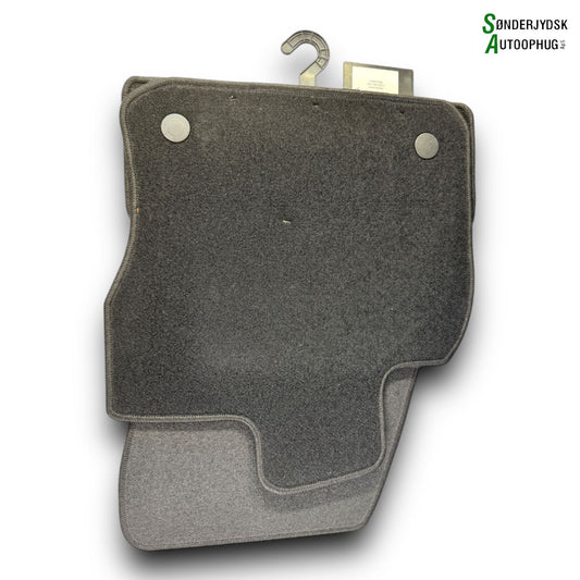 VW T‑Roc Bundmåtte Med OEM Nr. Ophugger Fra VW Ophugger