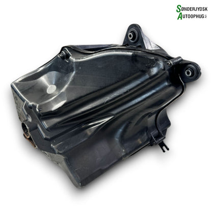 BMW 1-Serie E81/E82/E87 Luftfilterkasse  Med OEM Nr. 13717543161 Fra BMW Ophugger