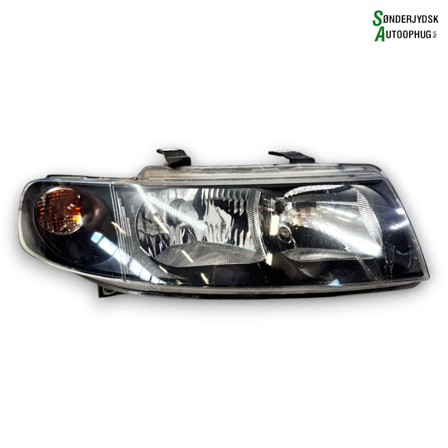 Seat Toledo Forlygte Med OEM Nr. 1M1941016 Fra Seat Ophugger