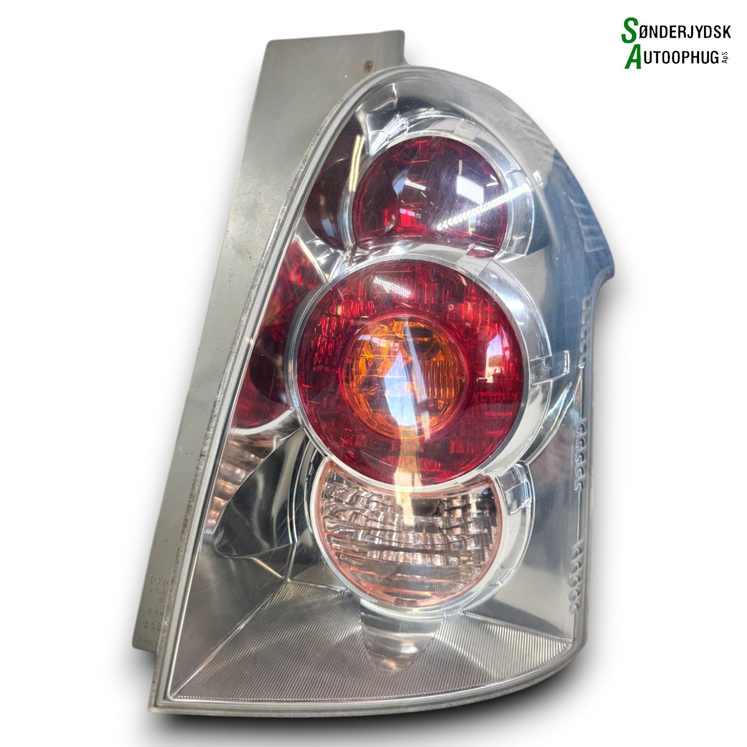 Toyota Corolla Verso Baglygte Med OEM Nr. 815510F020 Fra Toyota Ophugger