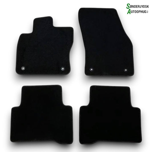 Skoda Fabia Bundmåtte Med OEM Nr. Ophugger Fra Skoda Ophugger