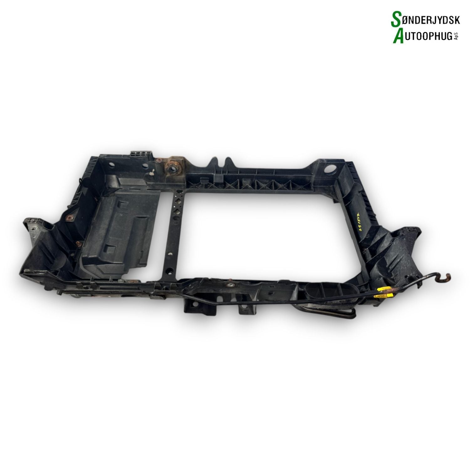 Ford Fiesta 7 Frontkasse Med OEM Nr. 1801905 Fra Ford Ophugger