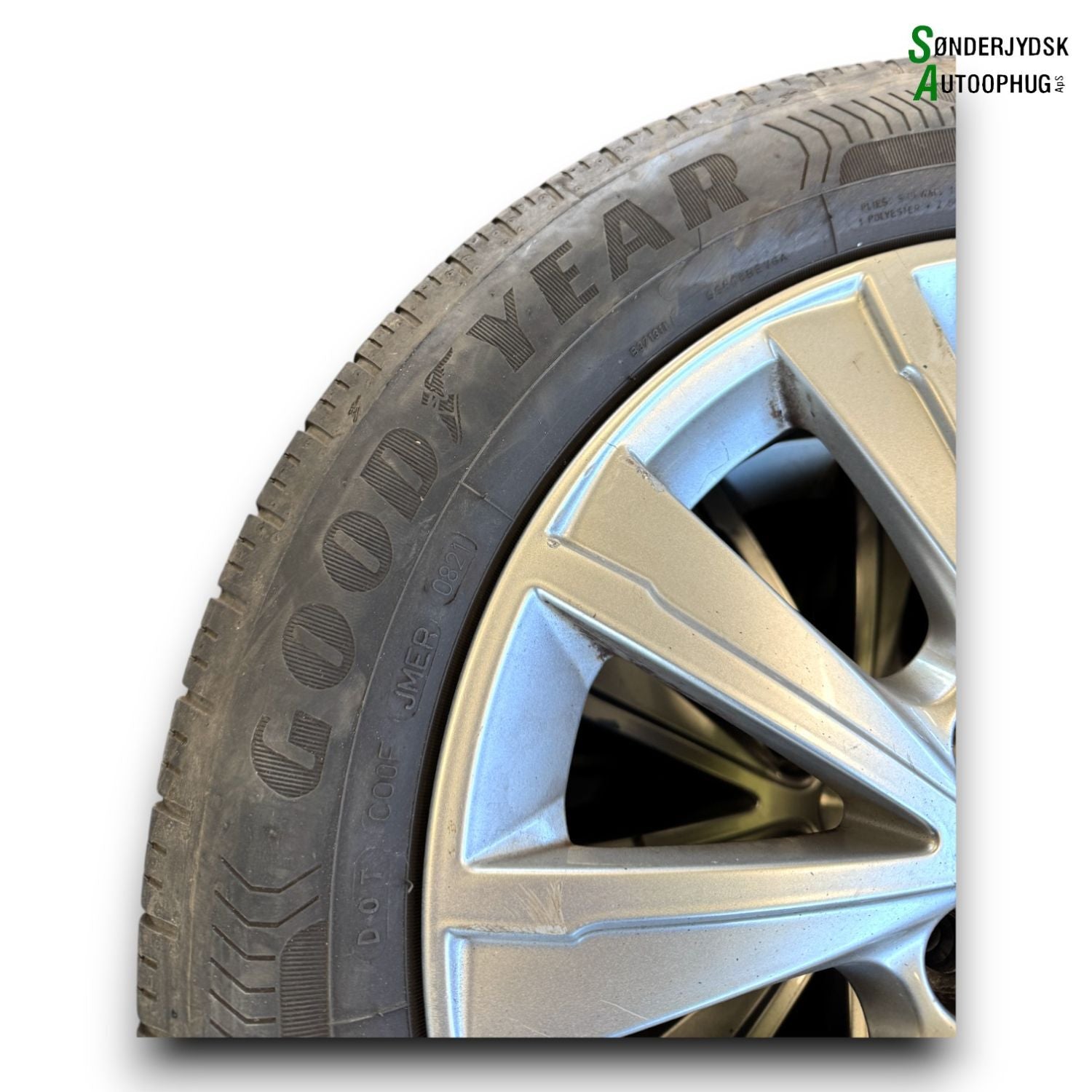 Peugeot 308 Fælge M/Sommerdæk Med OEM Nr. Ophugger Fra Peugeot Ophugger