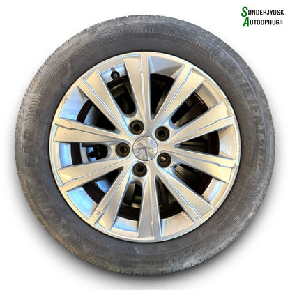 Peugeot 308 Fælge M/Sommerdæk Med OEM Nr. Ophugger Fra Peugeot Ophugger