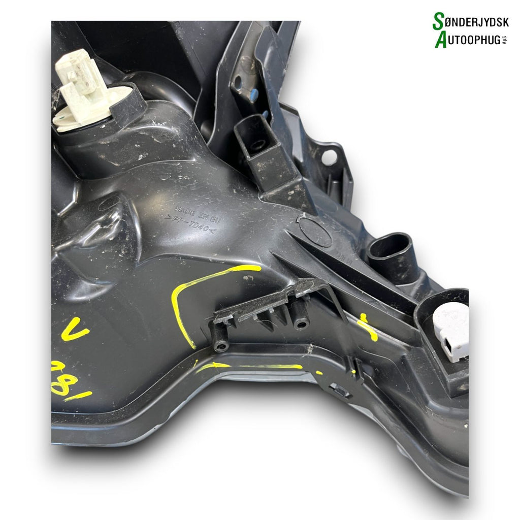 Peugeot 108 Forlygte Med OEM Nr. B000863880 Fra Peugeot Ophugger