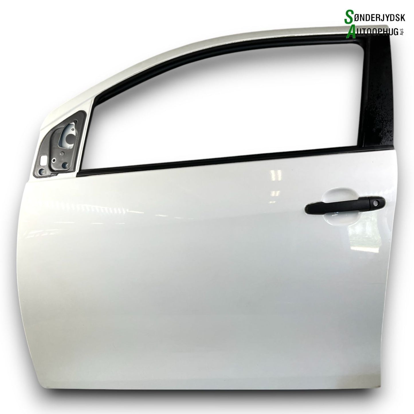 Peugeot 108 Fordør V Med OEM Nr. 1687145380 Fra Peugeot Ophugger