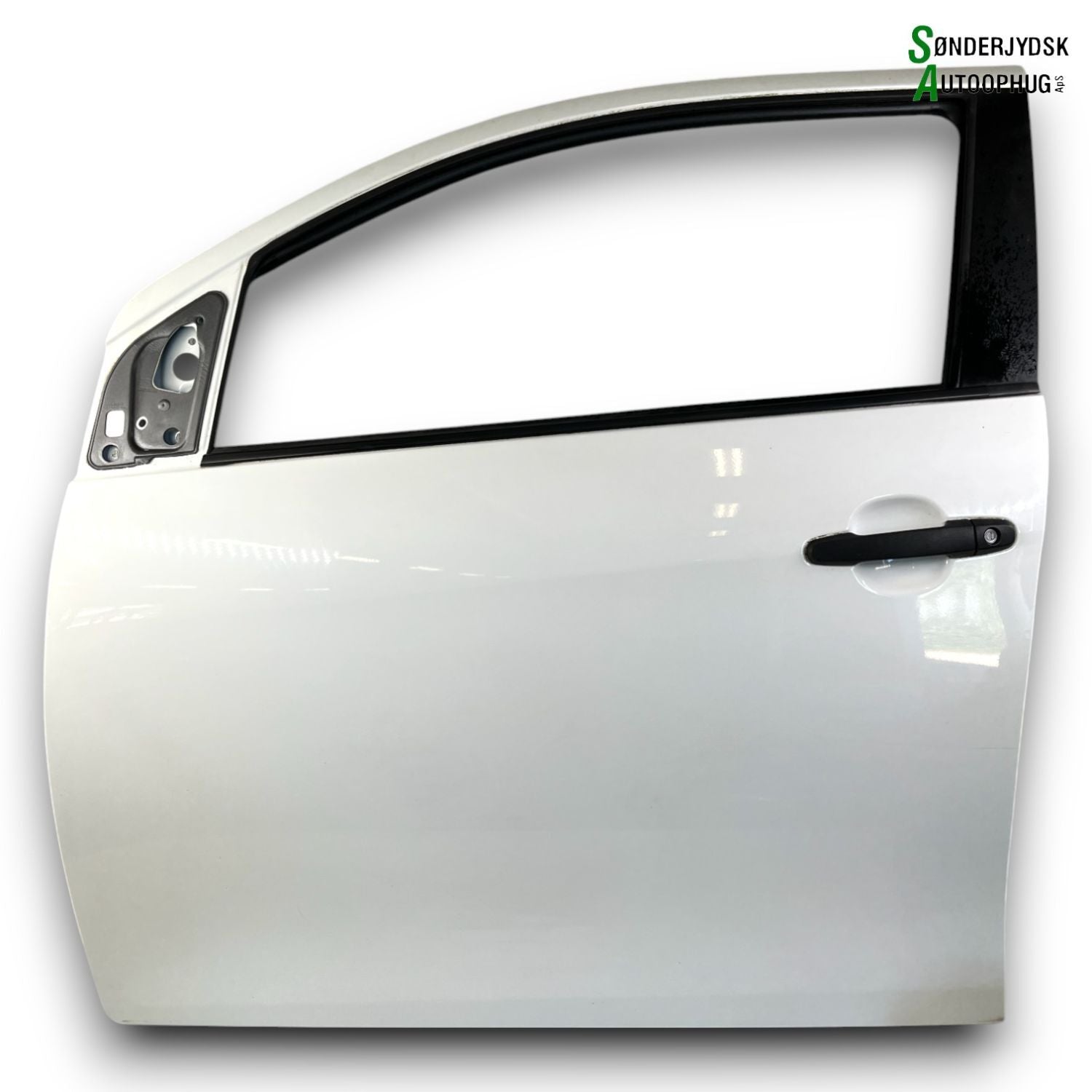 Peugeot 108 Fordør V Med OEM Nr. 1687145380 Fra Peugeot Ophugger