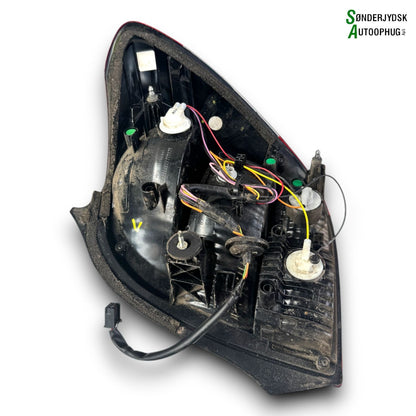 Peugeot 108 Baglygte Med OEM Nr. B000865080 Fra Peugeot Ophugger