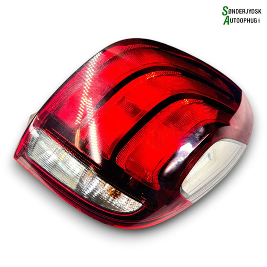 Peugeot 108 Baglygte Med OEM Nr. B001031180	 Fra Peugeot Ophugger