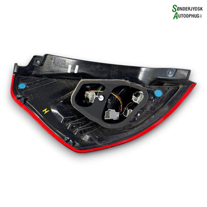 Ford Fiesta 7 Baglygte Med OEM Nr. 1877010 Fra Ford Ophugger