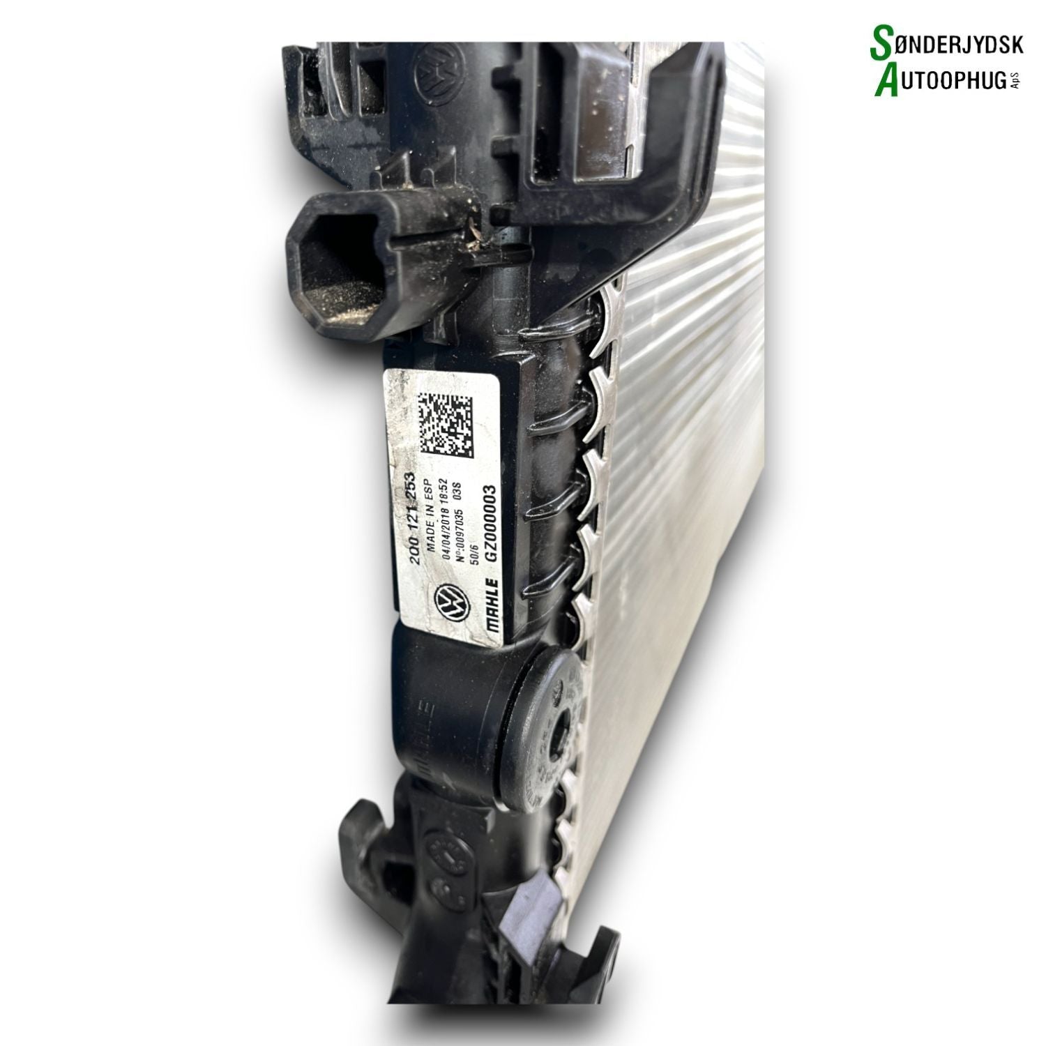 VW Polo AW Køler Med OEM Nr. 2Q0121253 Fra VW Ophugger